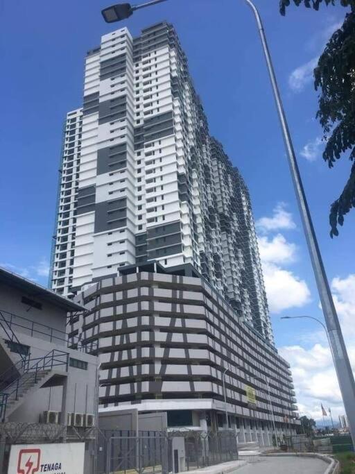 Hidayah Homestay Near Ukm And Ktm Station With High Speed Wifi - Pool & River View Bangi Exterior foto