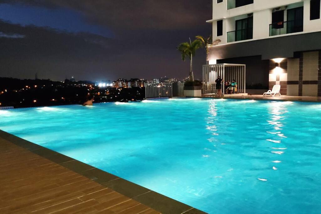 Hidayah Homestay Near Ukm And Ktm Station With High Speed Wifi - Pool & River View Bangi Exterior foto