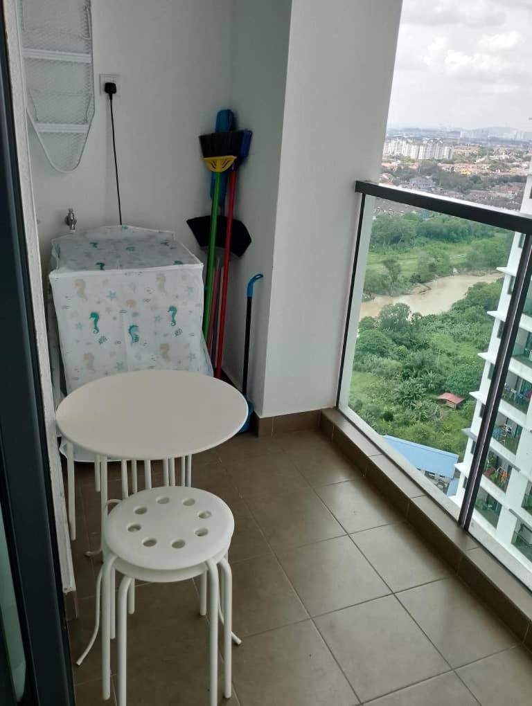 Hidayah Homestay Near Ukm And Ktm Station With High Speed Wifi - Pool & River View Bangi Exterior foto
